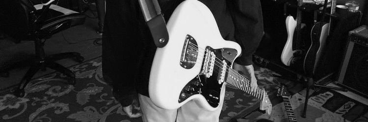 Naviero, close. banner
