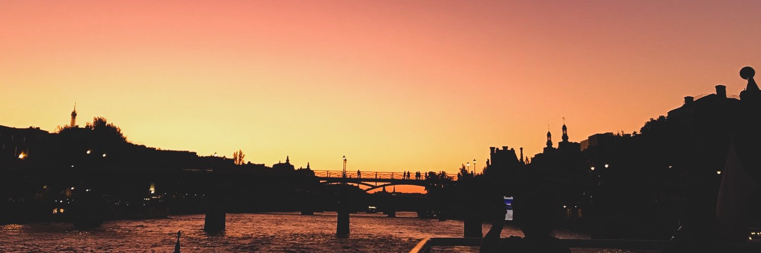 Adrianaroval's profile banner image