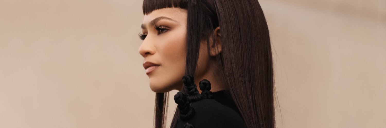 ZoeSatche's profile banner image