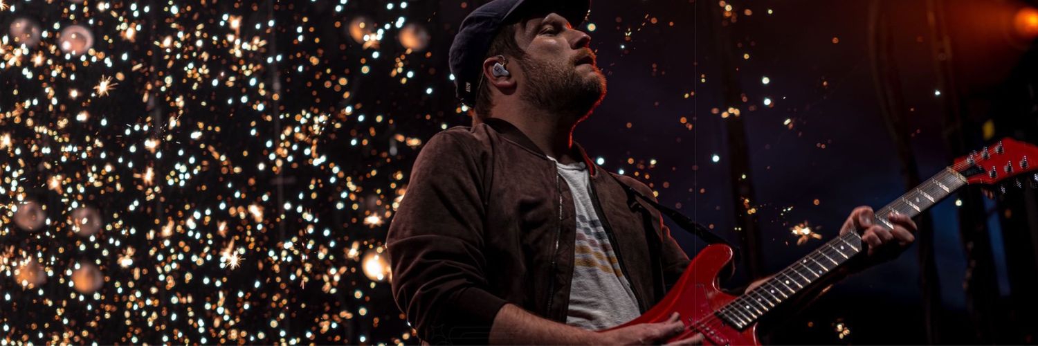 Emy🇲🇽↯VIÓ A MCR🦇🖤 banner