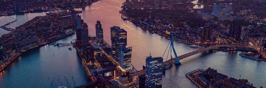 Youri banner