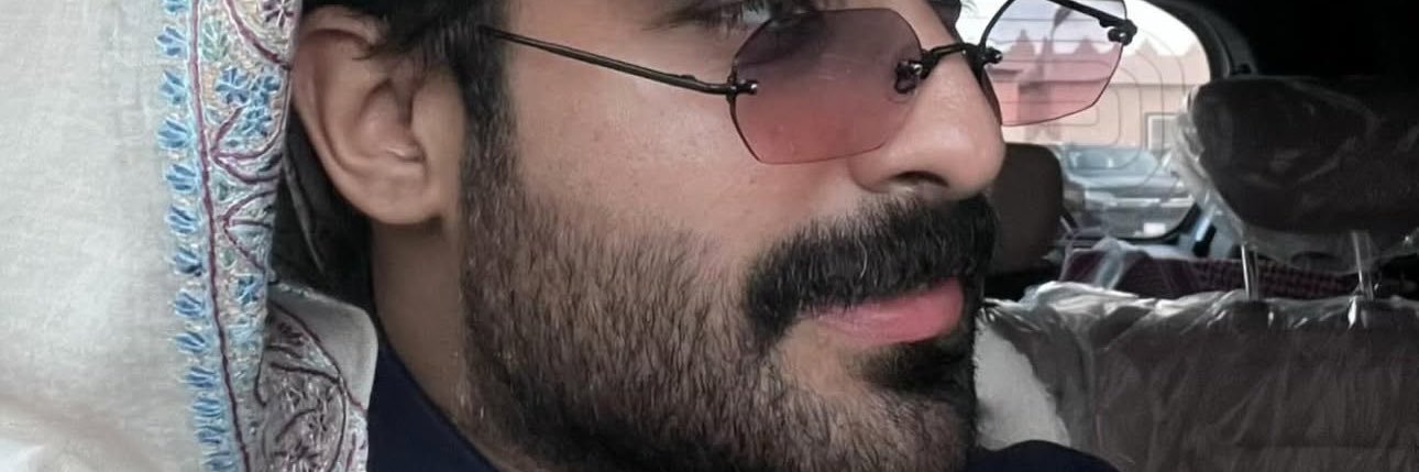 أ . مُتـبلد banner