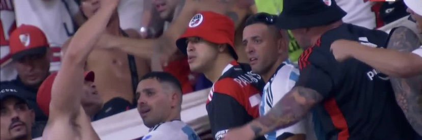 El Chiqui Tapia Piolado Por Un Orangutan banner