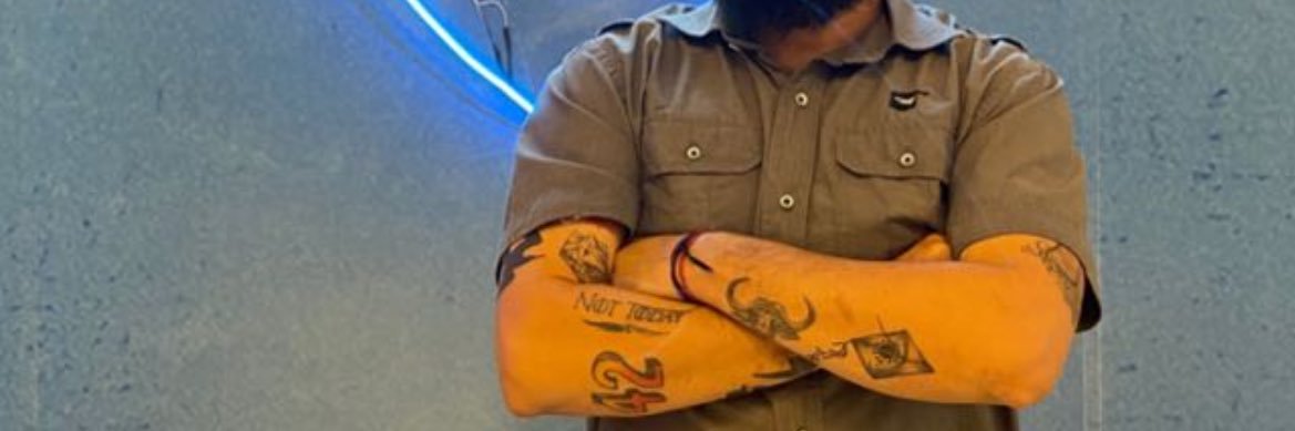 guthor's profile banner image