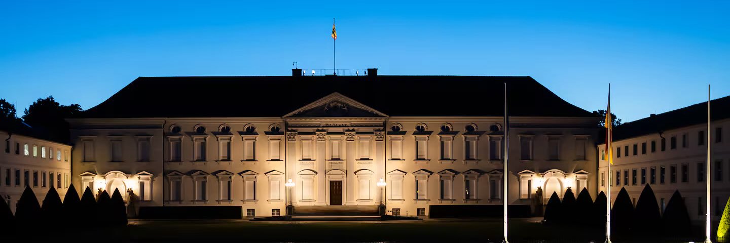 Ulrich Richard Hambuch banner