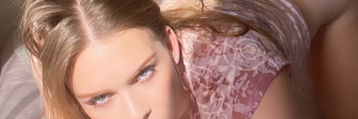 TsJulia White🏳️‍⚧️ banner