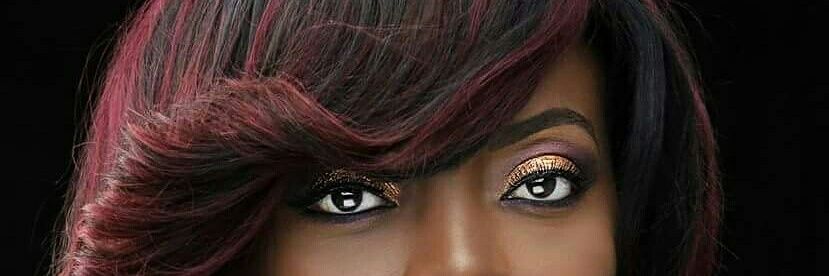 roselyne's profile banner image