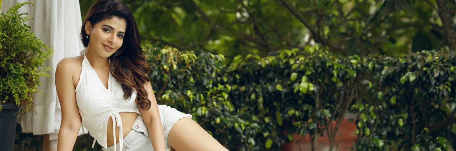 ISWARYA MENON 🌸 banner