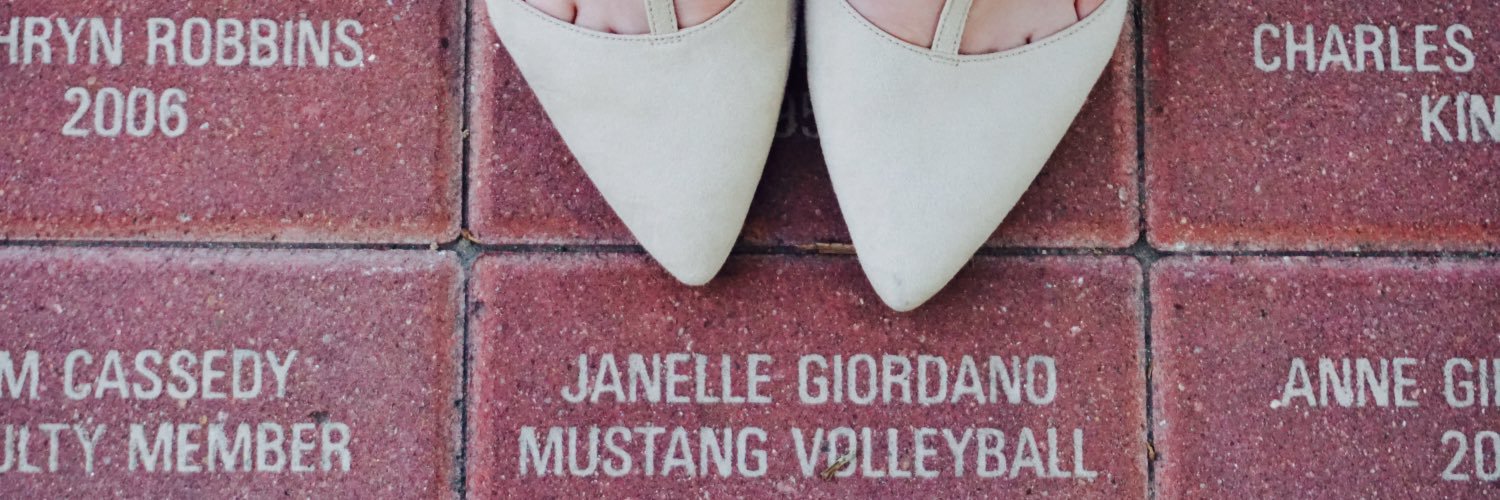 JanelleBell_10's profile banner image