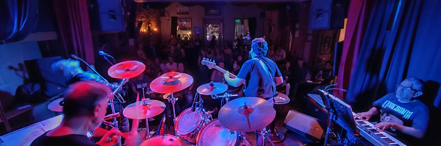 eslabonrock's profile banner image