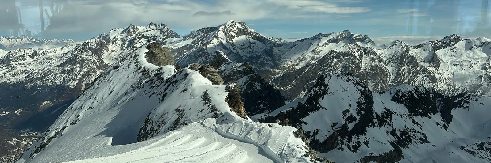 TravailNik's profile banner image