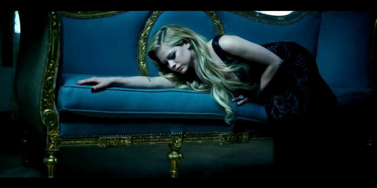 VianiLavigne's profile banner image