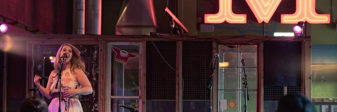 TaraBozz's profile banner image