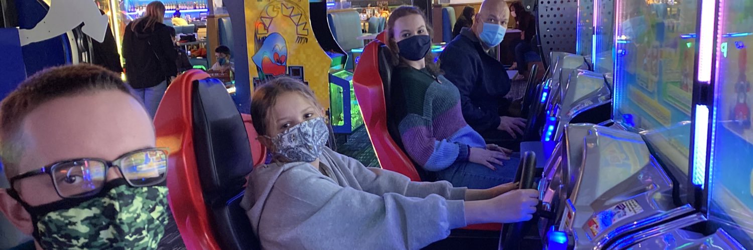 doxiemomm 💙🌊🌻🏳️‍🌈 banner