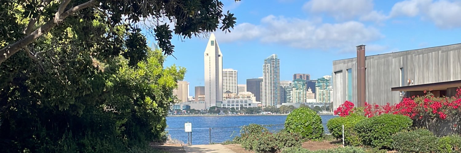 Alejandro 🍍 banner