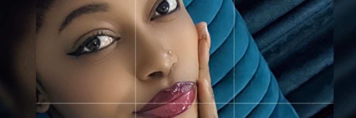Dee🧁 banner