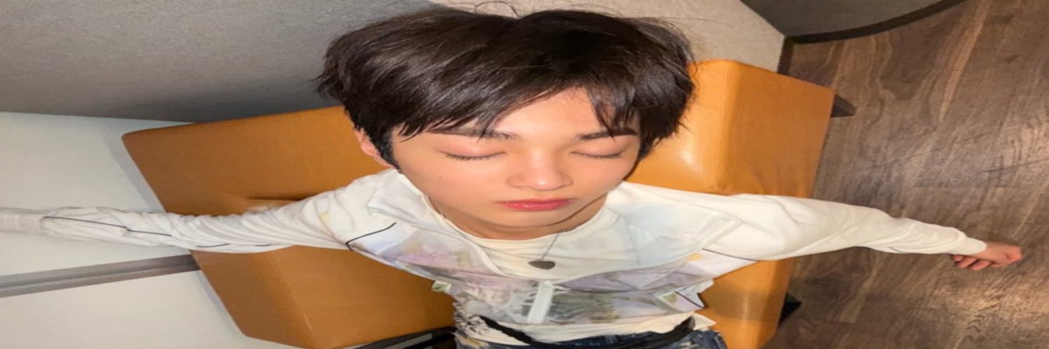 yez banner