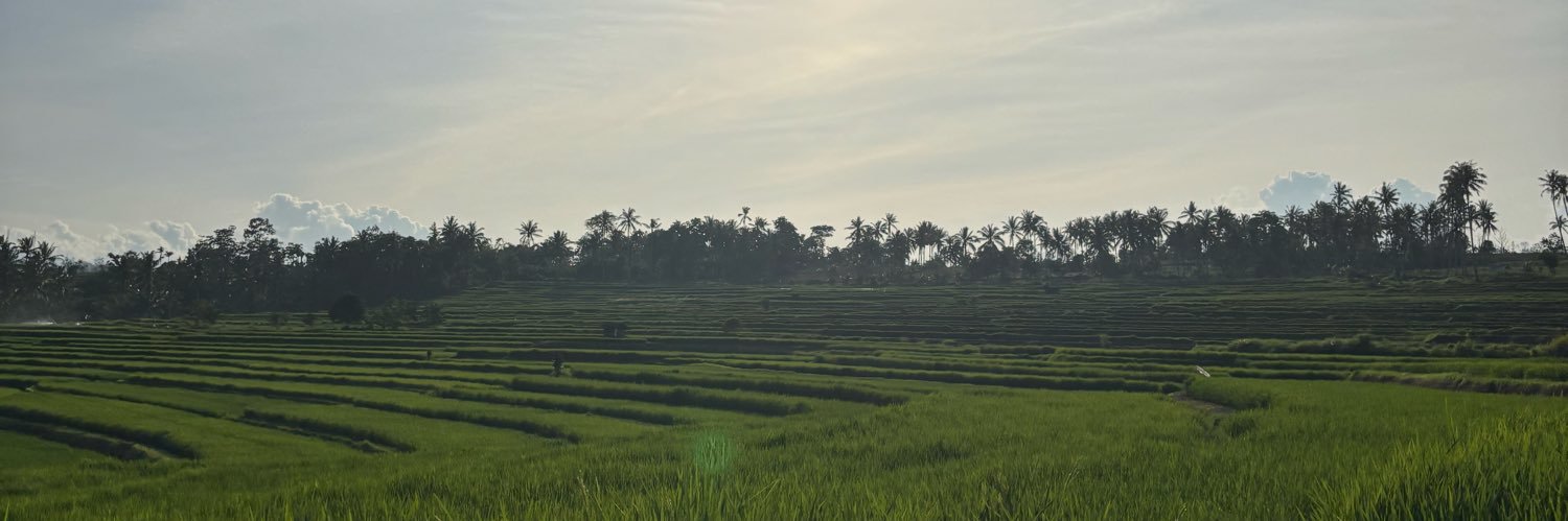 vuitenzorg's profile banner image