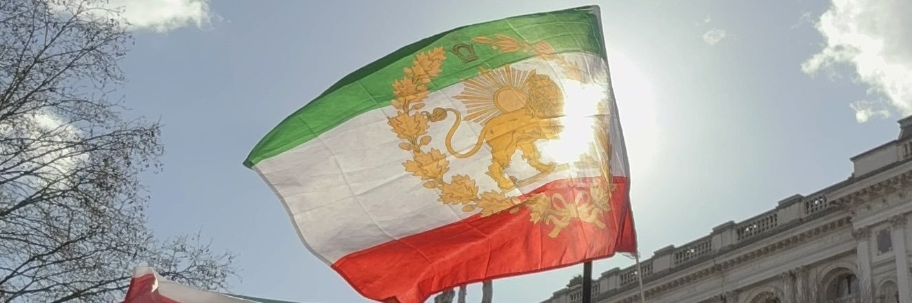 زن ایرانی 🇮🇷 banner