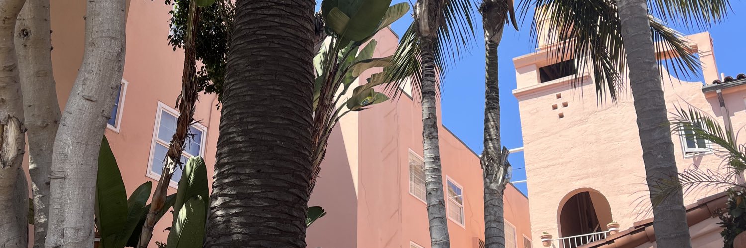 betsycantread's profile banner image