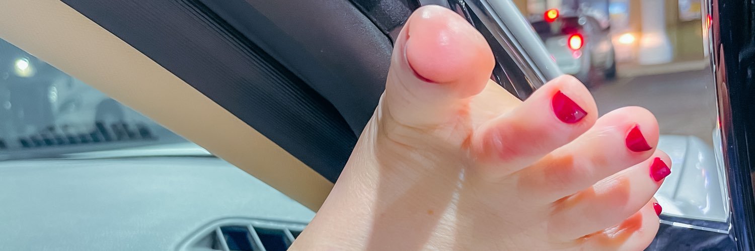 RomanticFeet's profile banner image