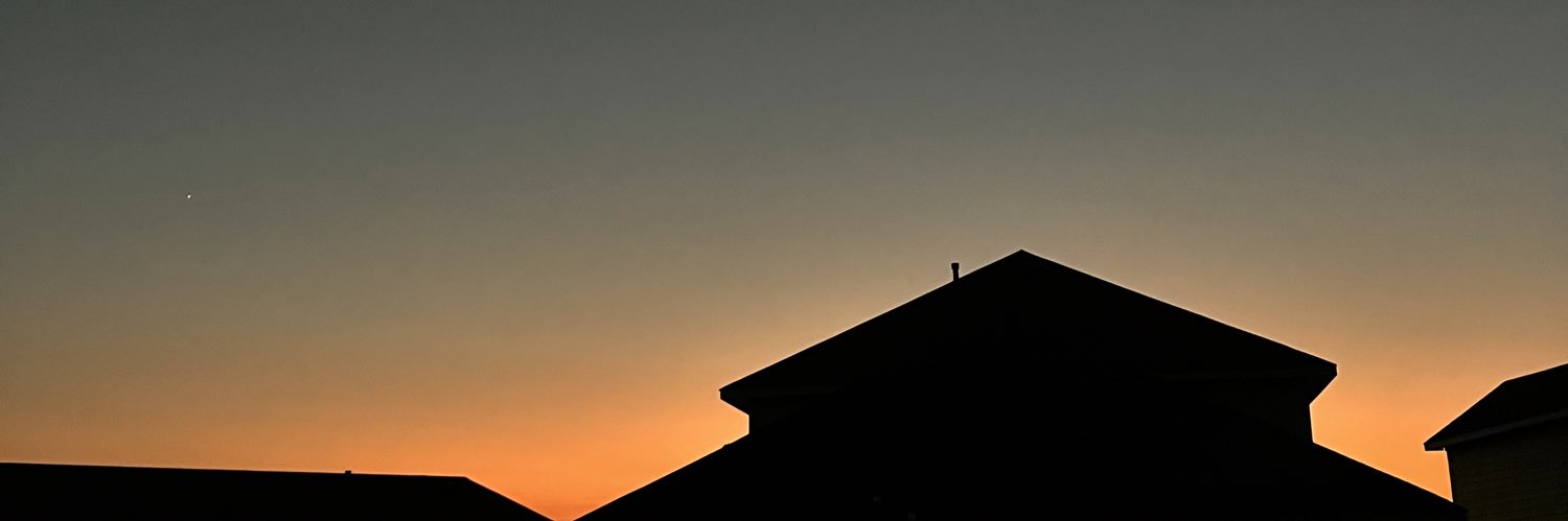 lorithuggin's profile banner image