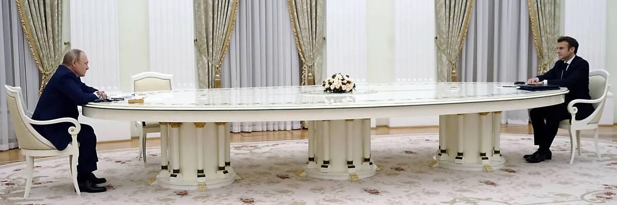 L'Œil du Kremlin's banner
