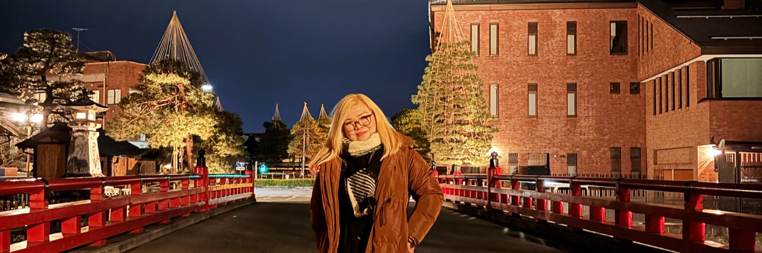 ricasarz's profile banner image