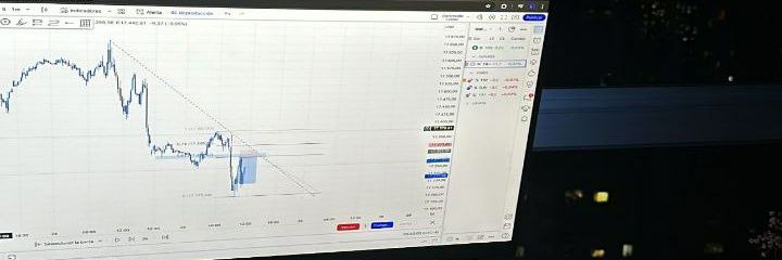 Laotrades's profile banner image