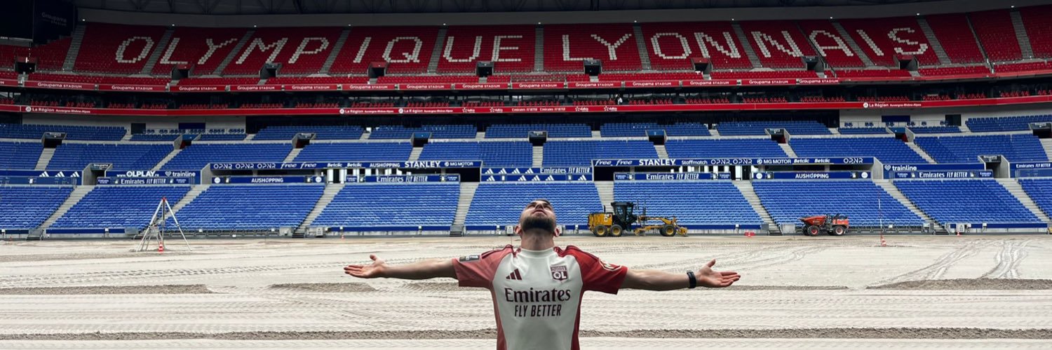 valouu00's profile banner image