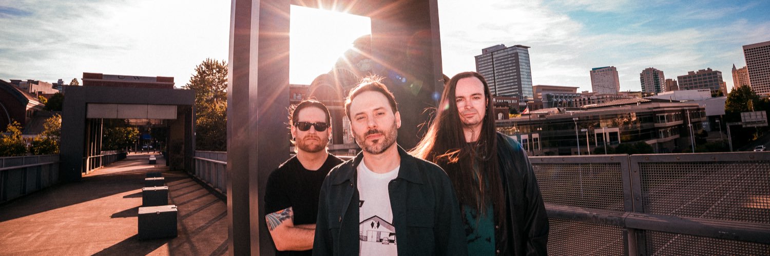 Waves Crashing banner