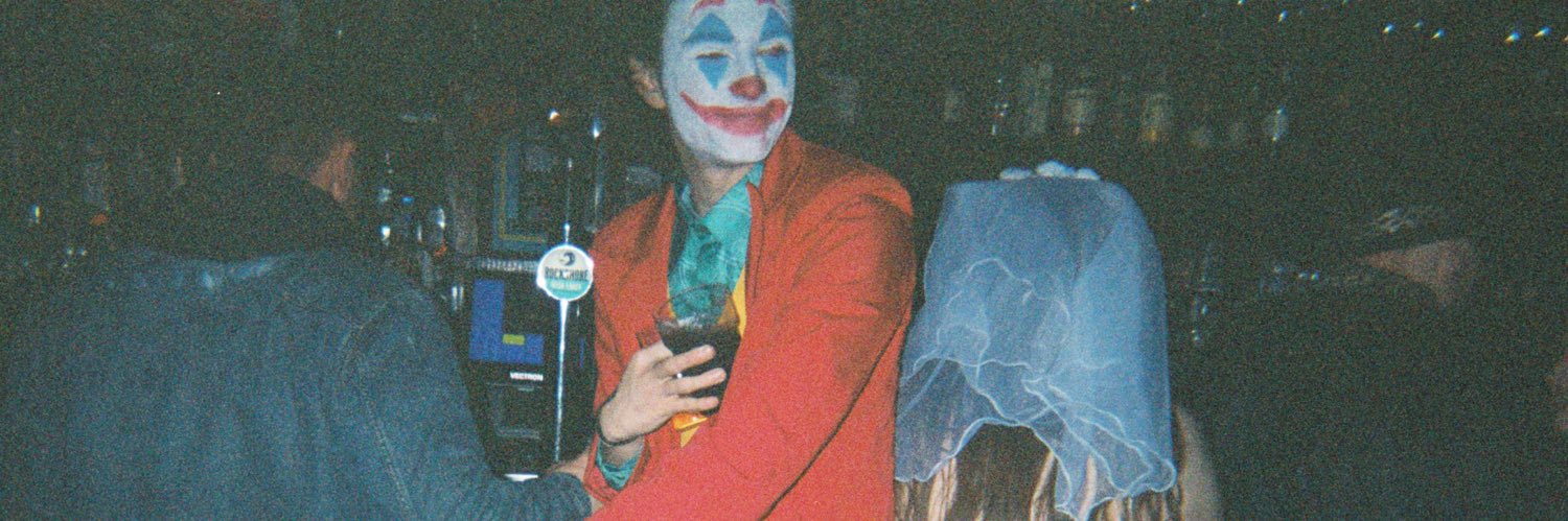 D A R I U S Ξ banner