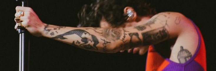 valerossig's profile banner image