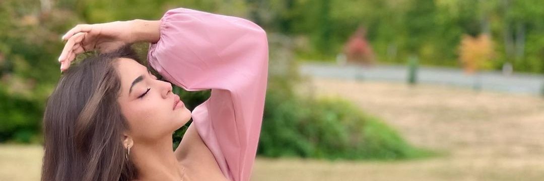 fionafarin's profile banner image