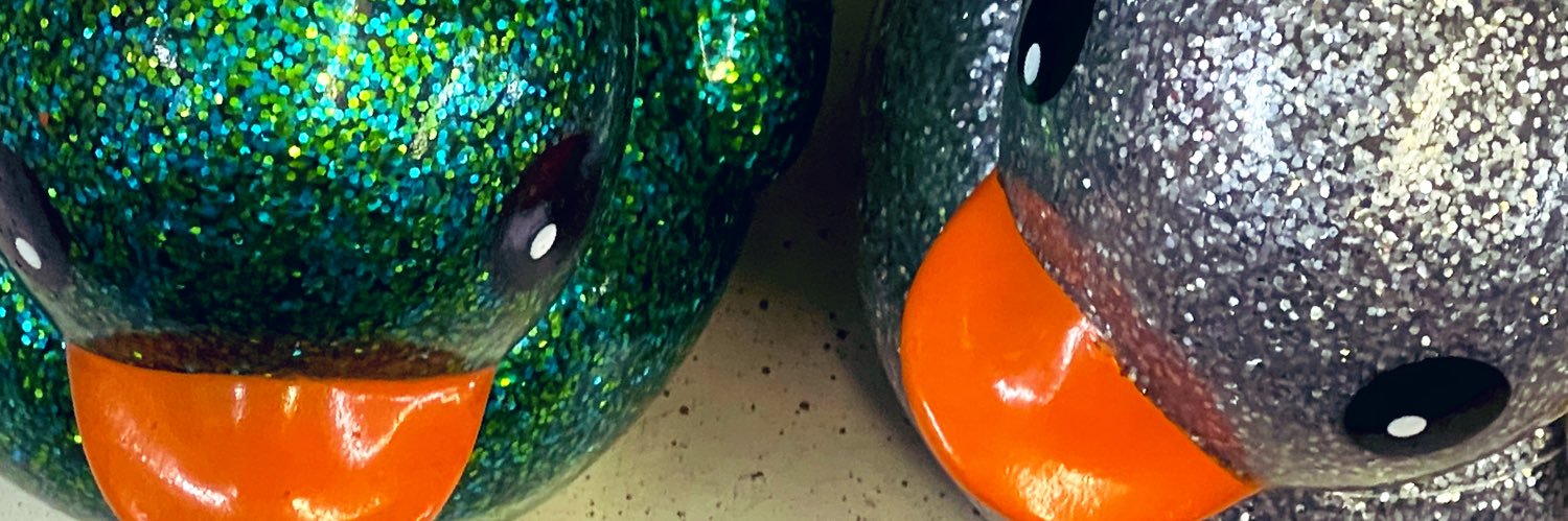 dipthehip's profile banner image