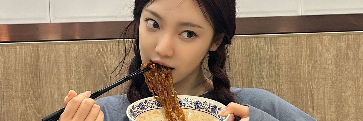 tbztwice's profile banner image