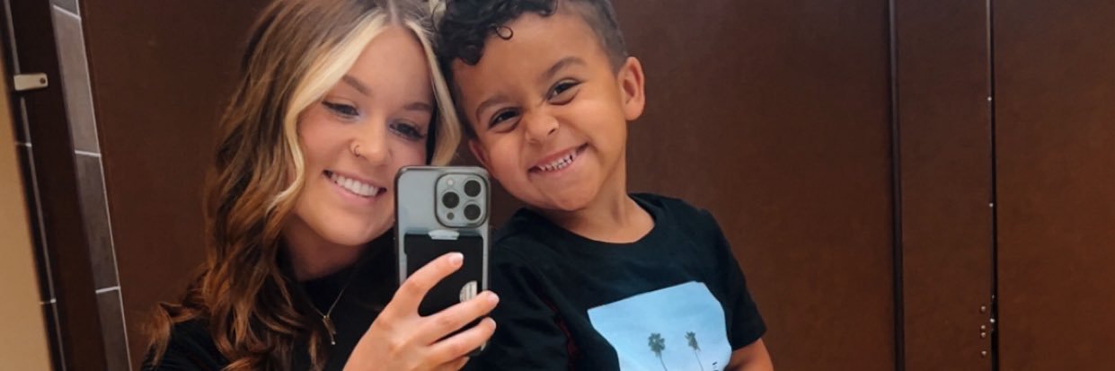 Caylie_lyn's profile banner image