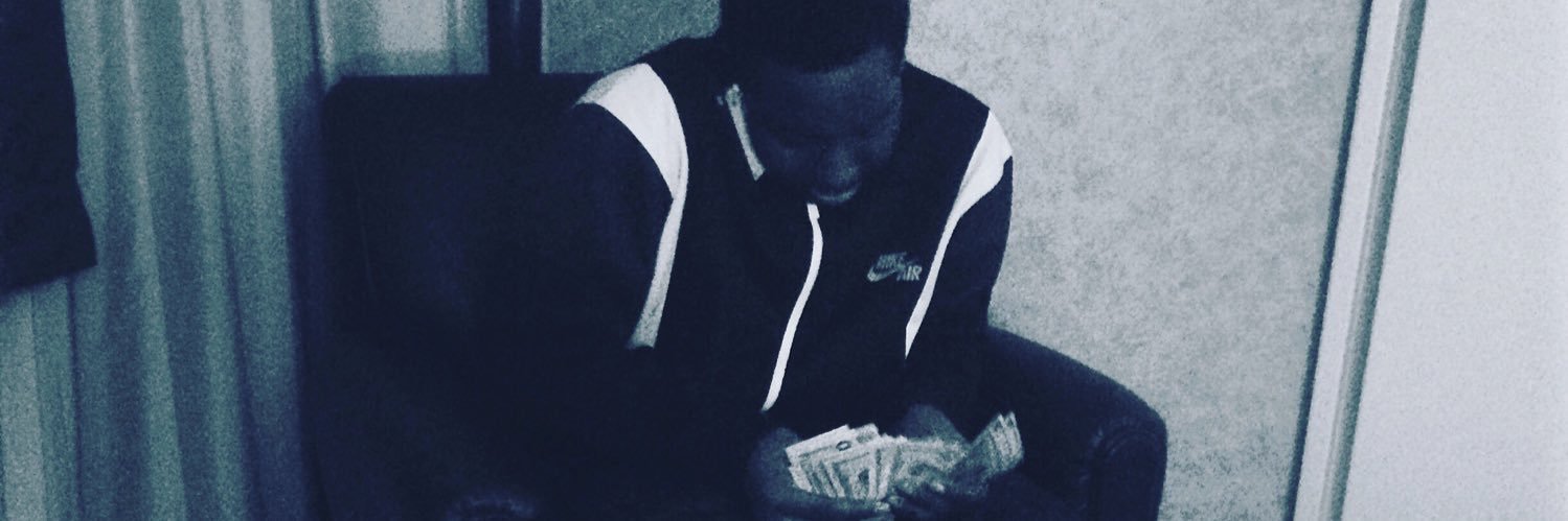 MoneyChaserLolo's profile banner image