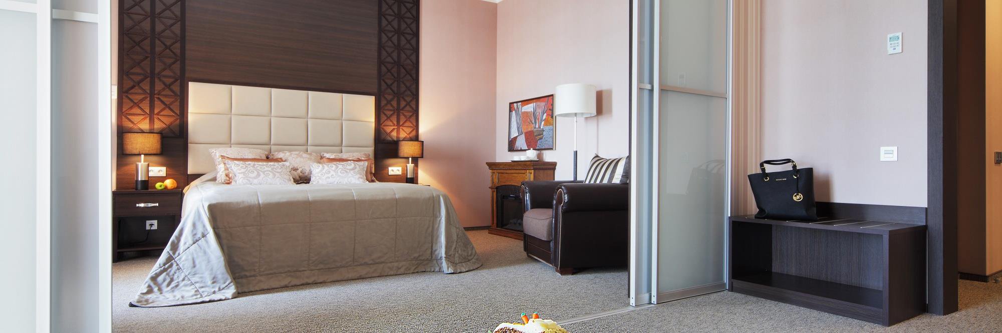PaleRoyalHotel's profile banner image
