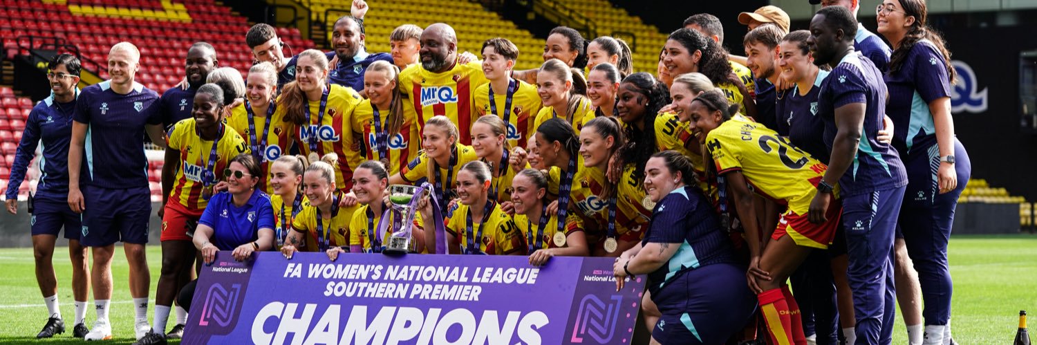 chloe_sansom's profile banner image