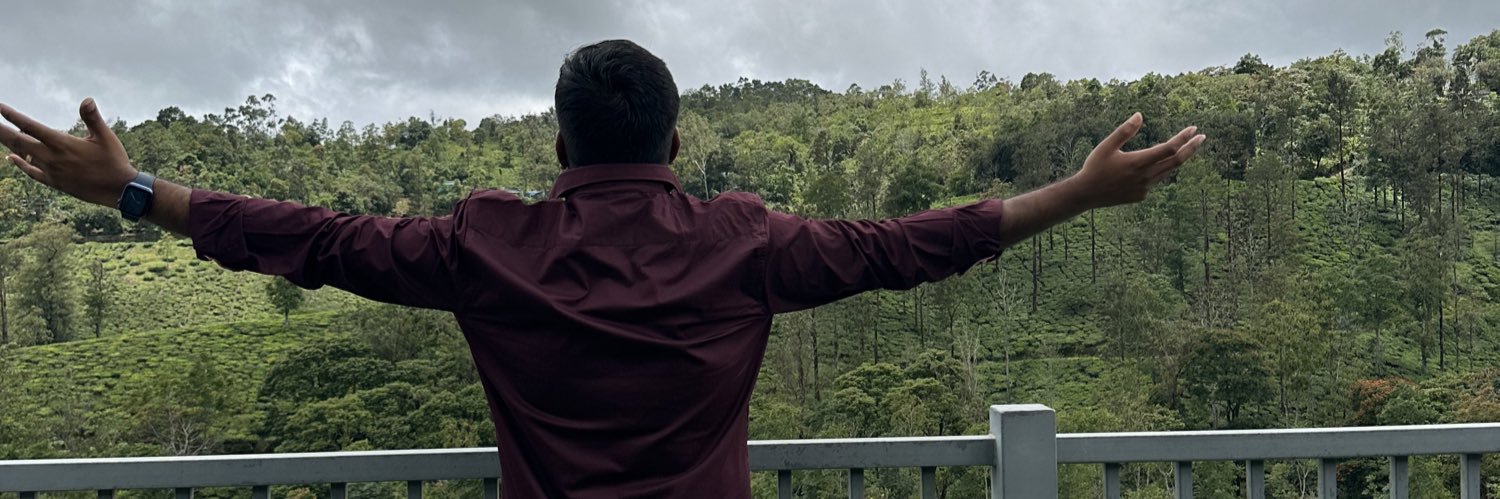 royalaaru's profile banner image