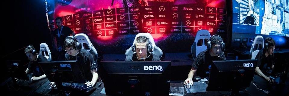 Relaaa / Damien banner