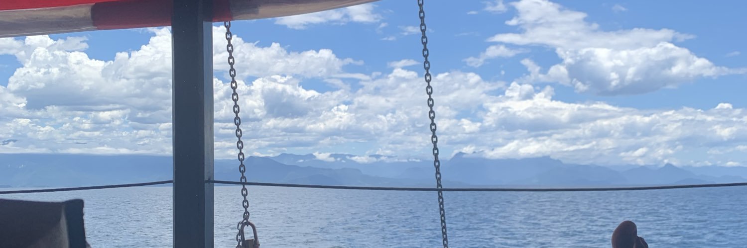 b! banner