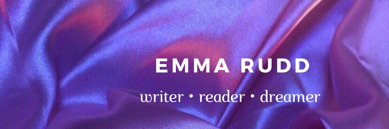 Emma 🌙✨'s banner