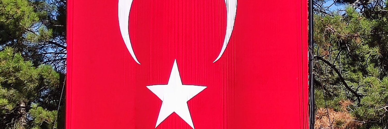 DeriNisa_eroglu's profile banner image