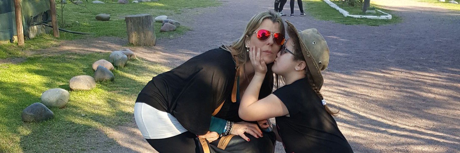 laurachiri74's profile banner image