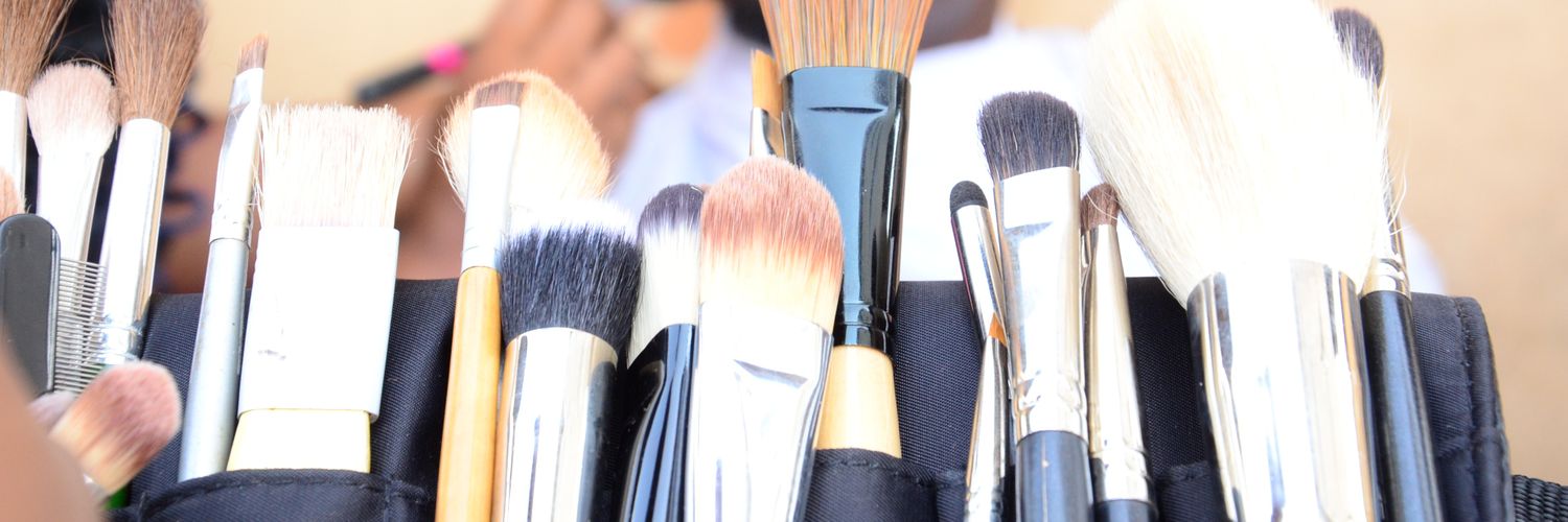 Lipneyesmakeup's profile banner image