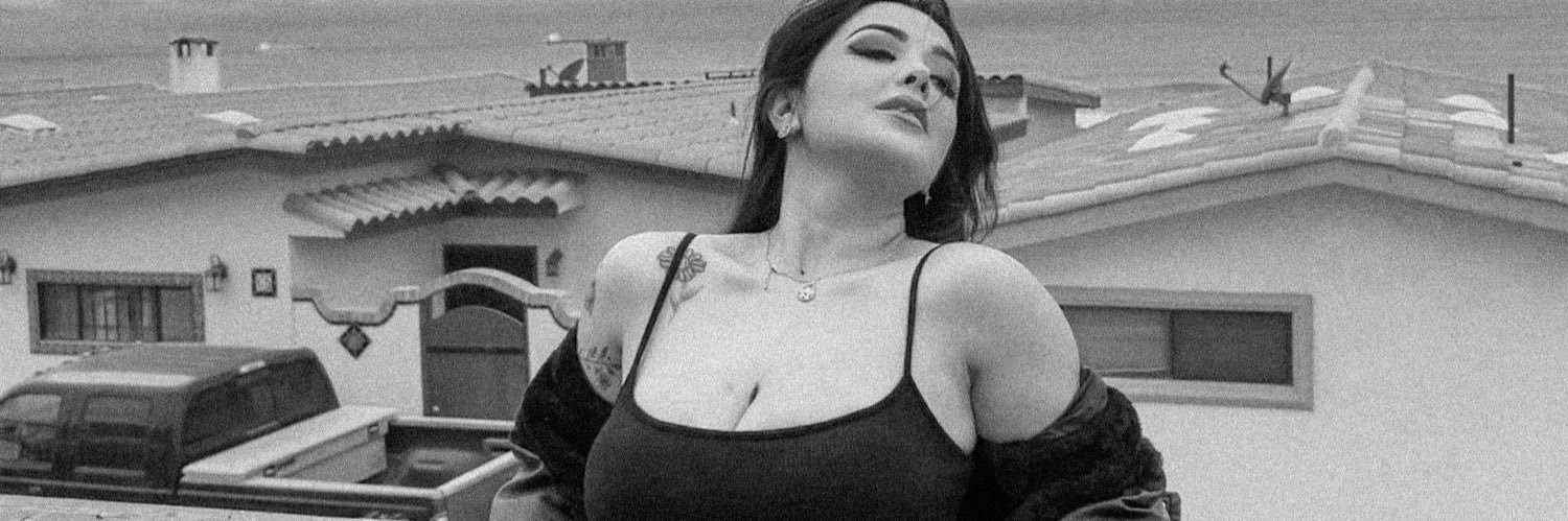 HoolItzel's profile banner image