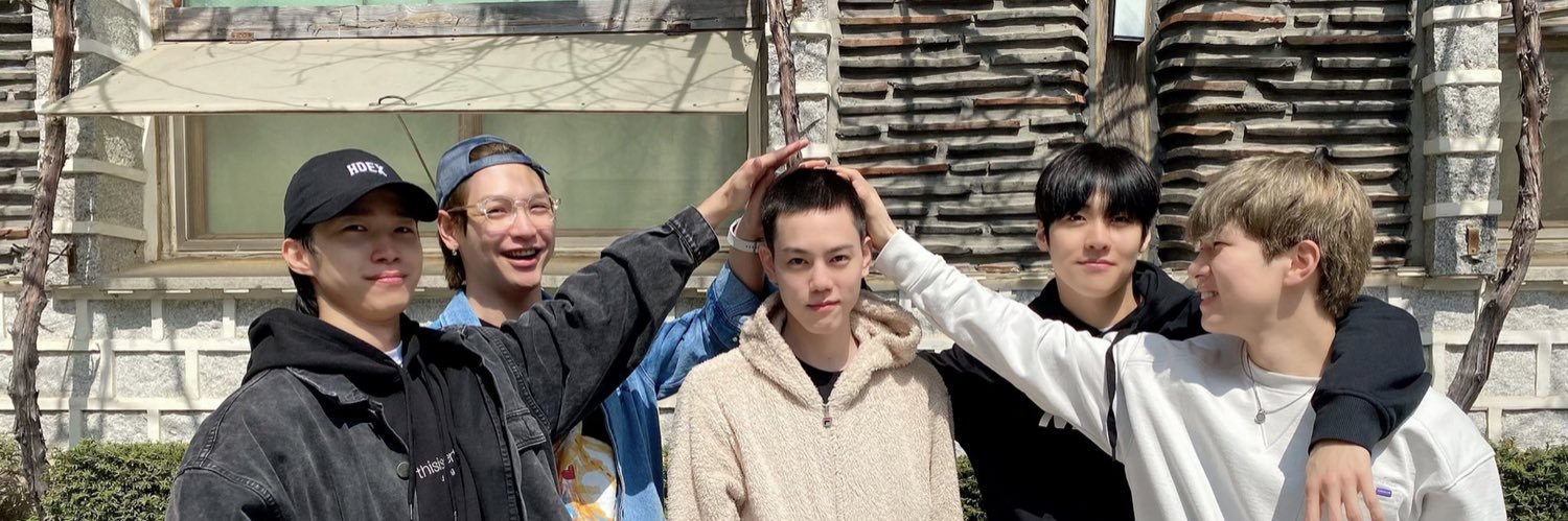 N.Flying Days Left in the Army banner