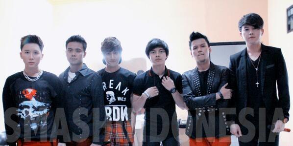 RTHCharming1's profile banner image